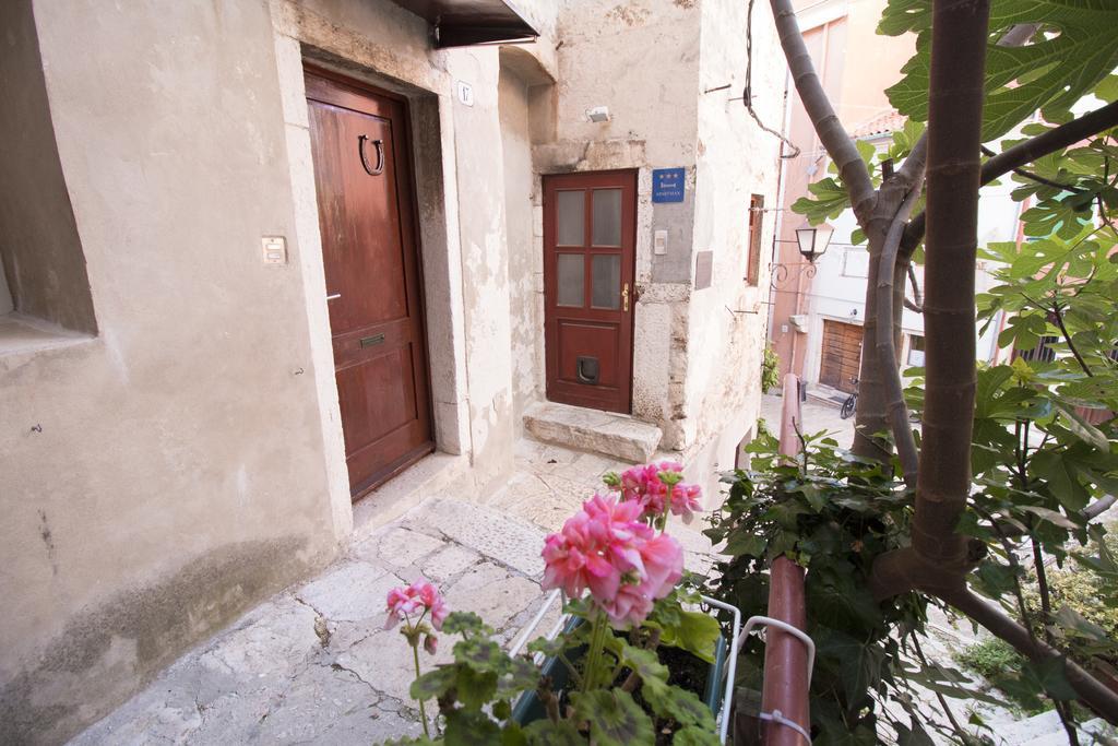 Apartment Piazza Antica Rovinj Exterior foto